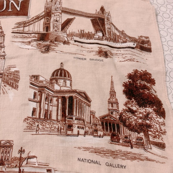 1975 Irish linen calendar towel featuring London - Picture 7 of 9